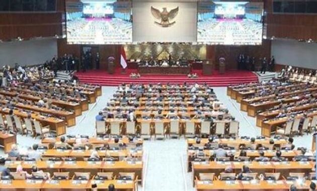 hukum-legislasi-ruu-baru-dan-proyeksi-dampaknya_ca53e0b5d.jpg