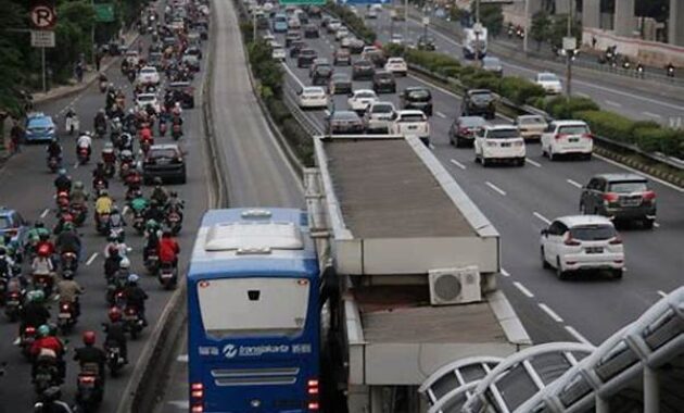 transportasi-lingkungan-polusi-kemacetan-dan-solusi-kota-pintar_61d73b542.jpg